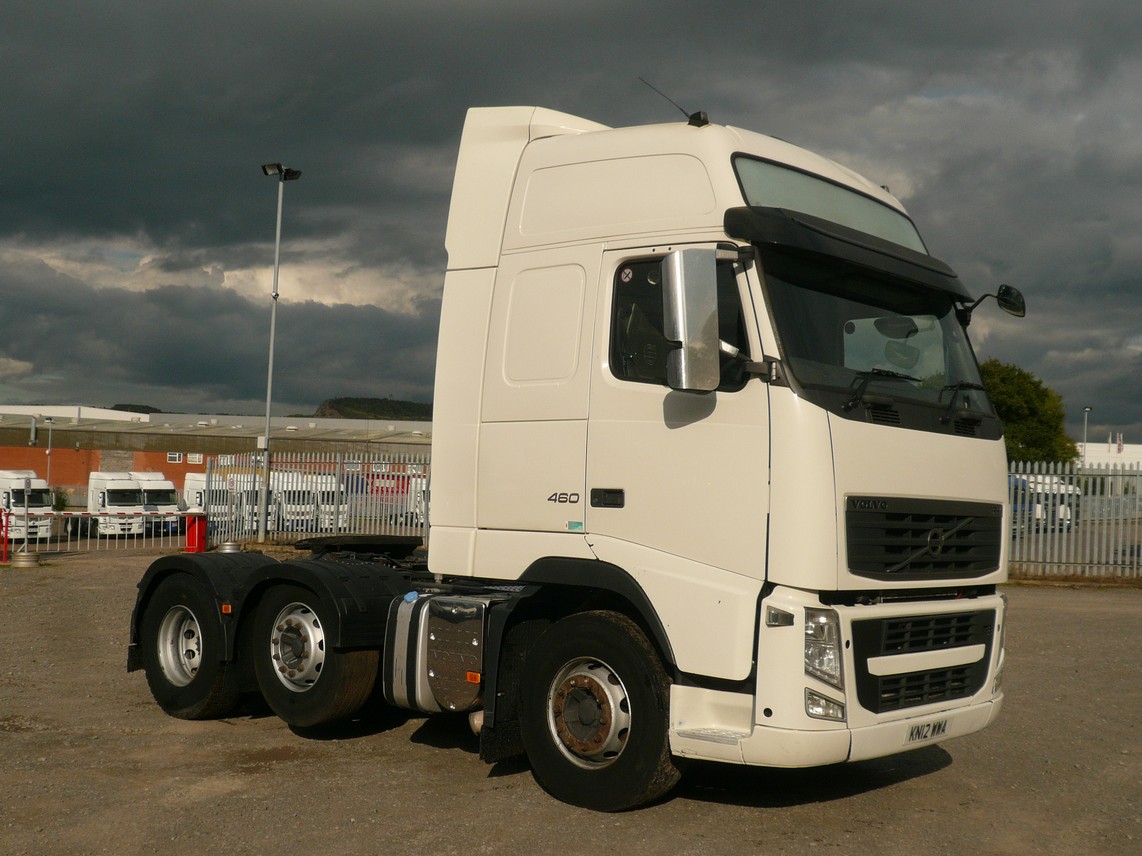 VOLVO FH GLOBETROTTER XL 6x2 TRACTOR UNIT 2012 KN12 WWA Fleetex