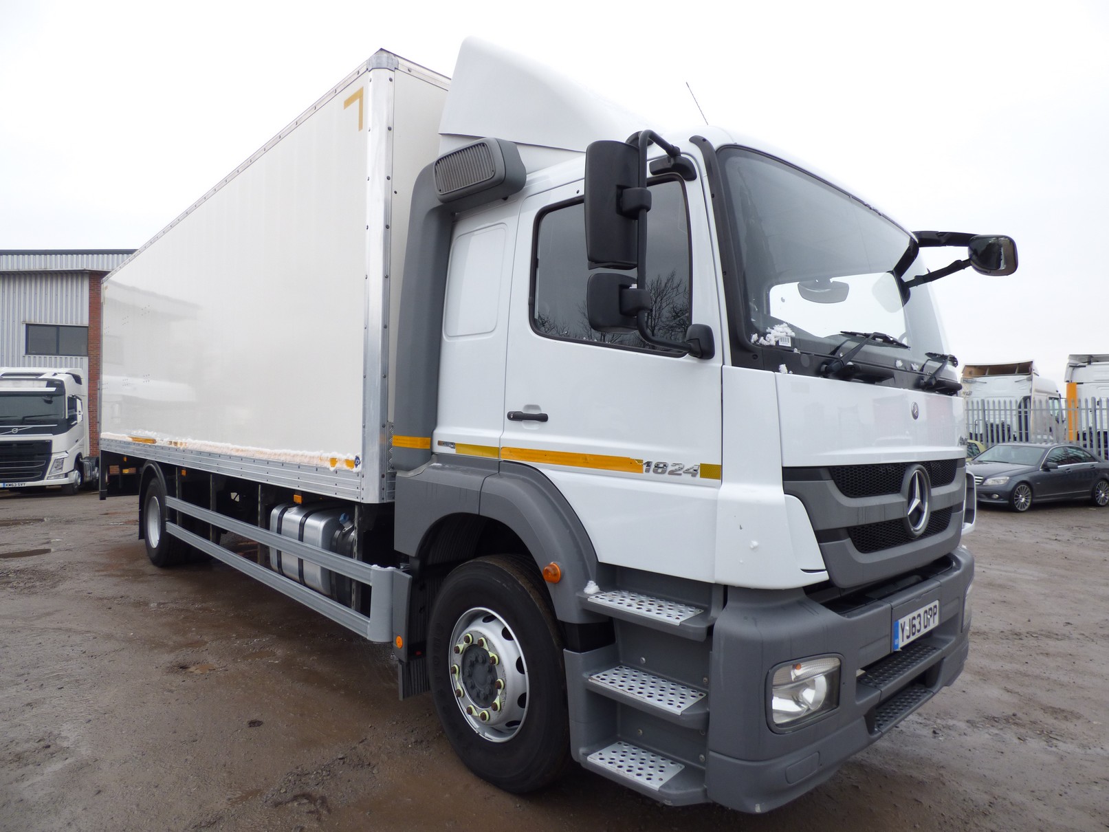 MERCEDES AXOR 1824 18-TONNE BOX VAN 2013 YJ63 OPP - Fleetex