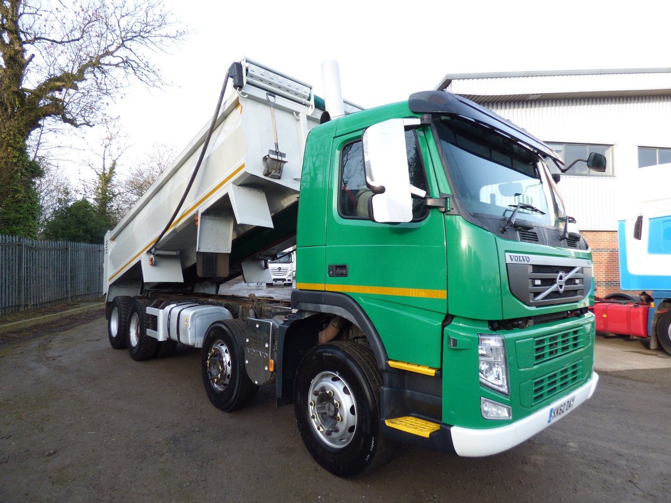 VOLVO FM 8x4 STEEL TIPPER 2013 KK62 DAY - Fleetex