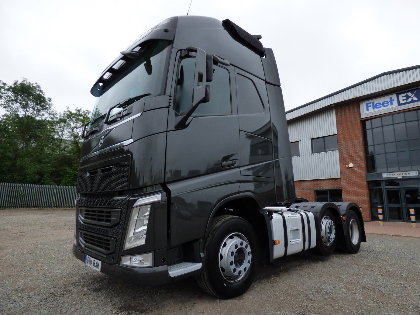 Стекло фары volvo fh4