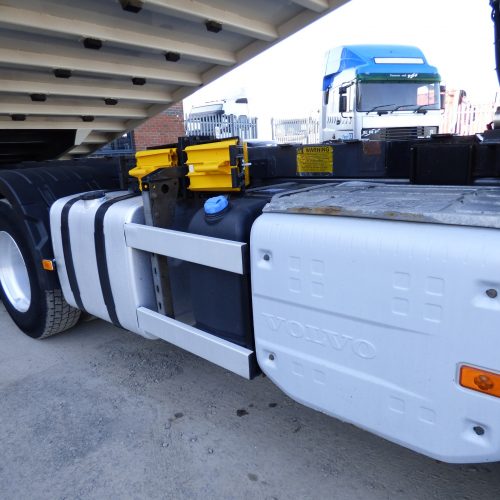 Volvo FM410 8x4 Tridem Bulk Tipper Side View of Truck Bed with Trailer Raised