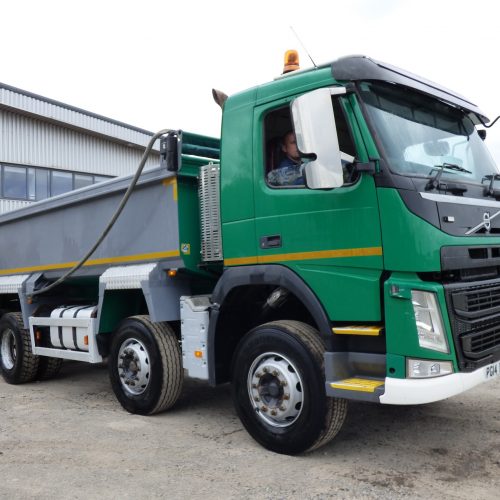 VOLVO FM370 EU6 8X4 STEEL TIPPER 2014 PG14 DAY - Fleetex