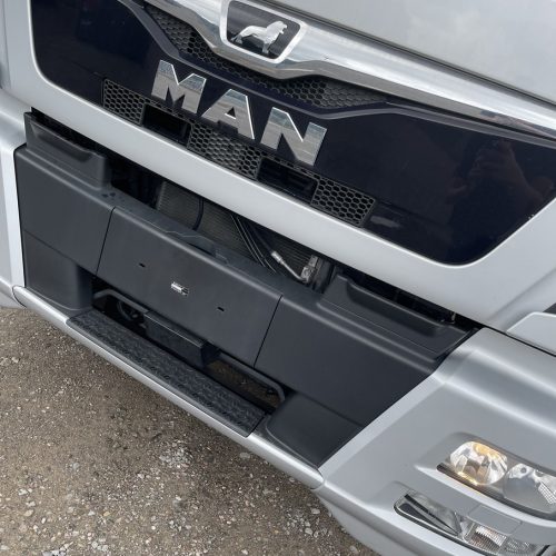 MAN TGM 18.250 Euro 6 4x2 Chassis Cab Front View