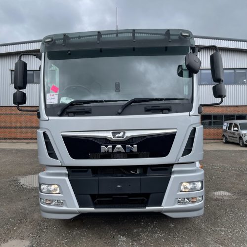 MAN TGM 18.250 Euro 6 4x2 Chassis Cab Front View