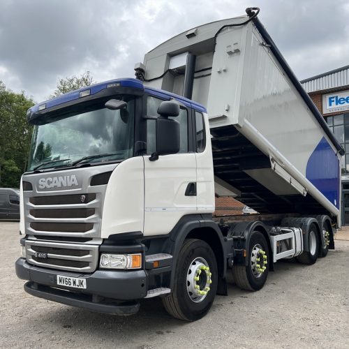 Scania G410 8x2 Aluminium White Side View with trailer raised