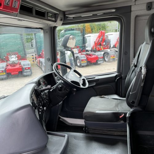 Scania G410 8x2 Aluminium White Interior