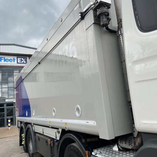 Scania G410 8x2 Aluminium White Trailer SideView