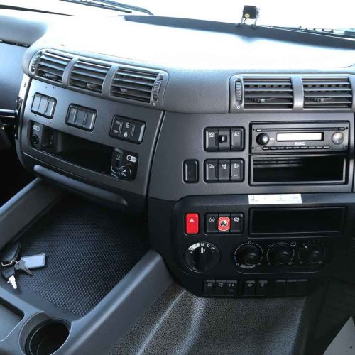 red daf lorry dashboard