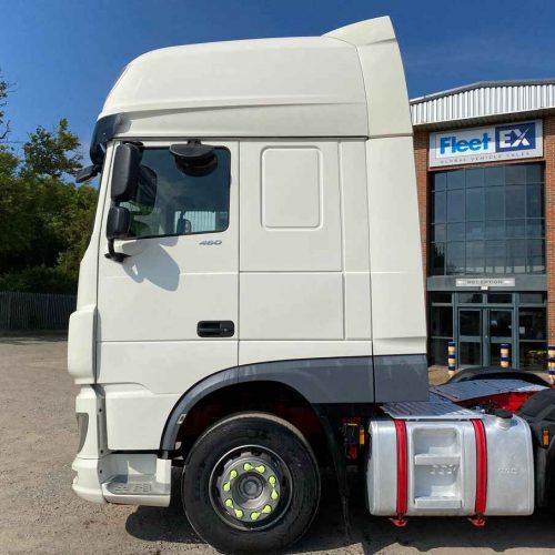 DAF Superspace 6x2 Tractor Unit 2016 Side View