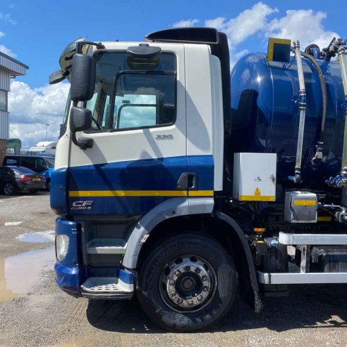 DAF CF 330 6x2 Vacuum Tanker 2015 Blue and White Side-View