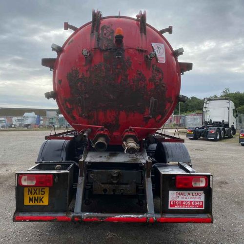 Red DAF CF 400 8x2 Vacuum Tanker 2015 Rear-View