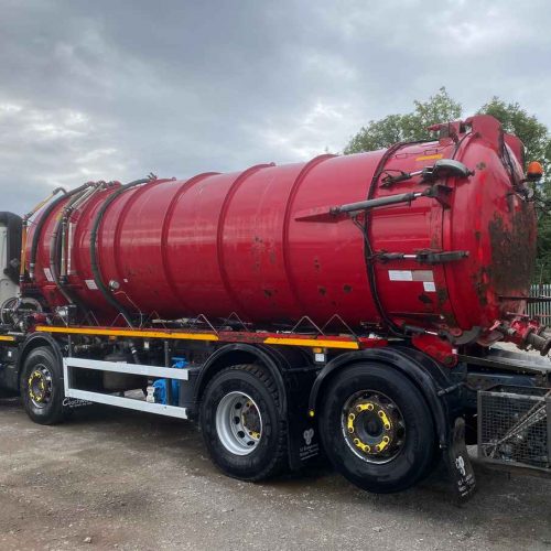 Red DAF CF 400 8x2 Vacuum Tanker 2015