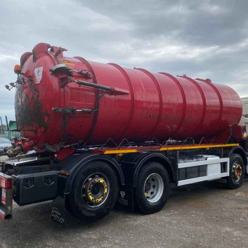 Red DAF CF 400 8x2 Vacuum Tanker 2015