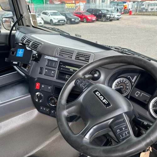 DAF 400 8x2 Vacuum Tanker 2016 Blue and White Steering Wheel